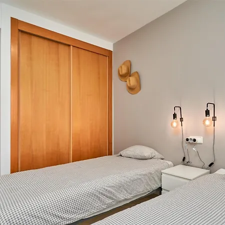 2-bedroom With Seaview דירה
